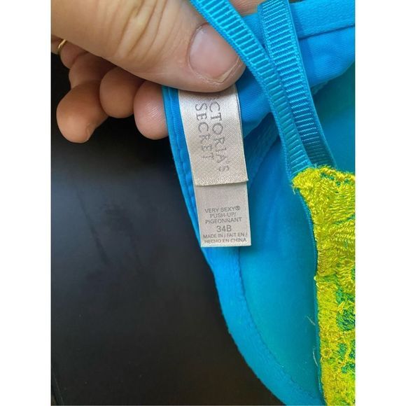 Victoria Secret Bra  - Picture 4 of 4